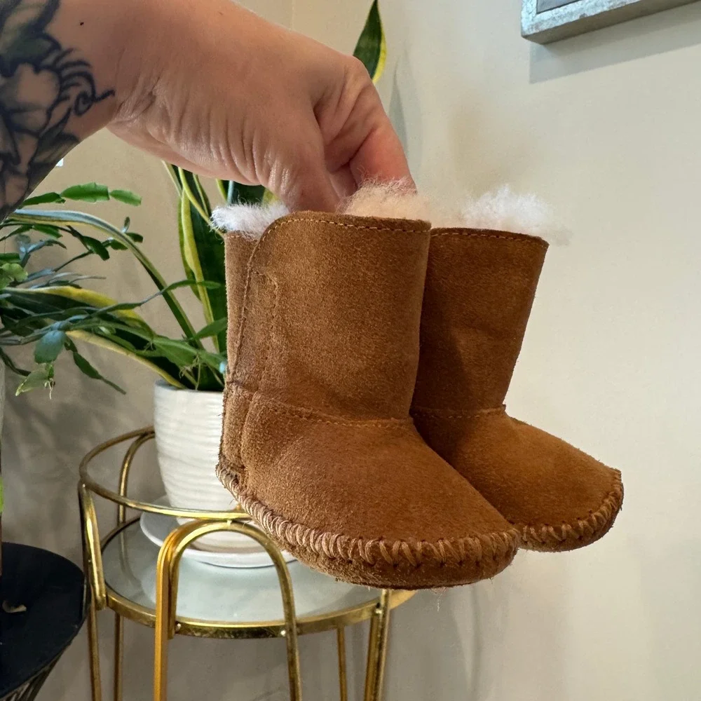 UGG Jesse Chestnut Suede Sheepskin Infant Booties 1005198I Size 0/1